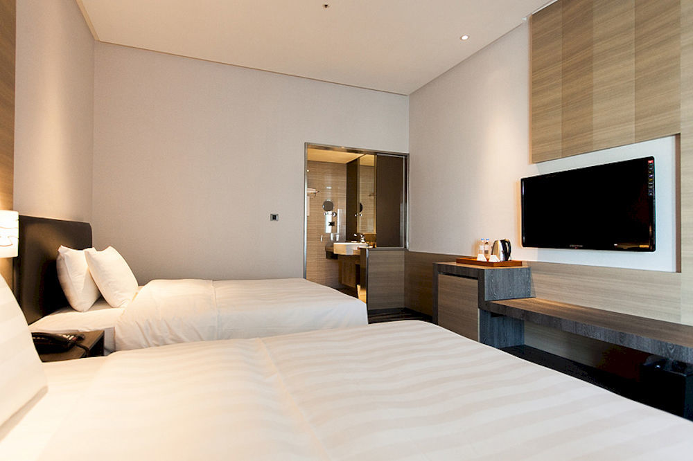 City Suites - Kaohsiung Chenai Exteriör bild