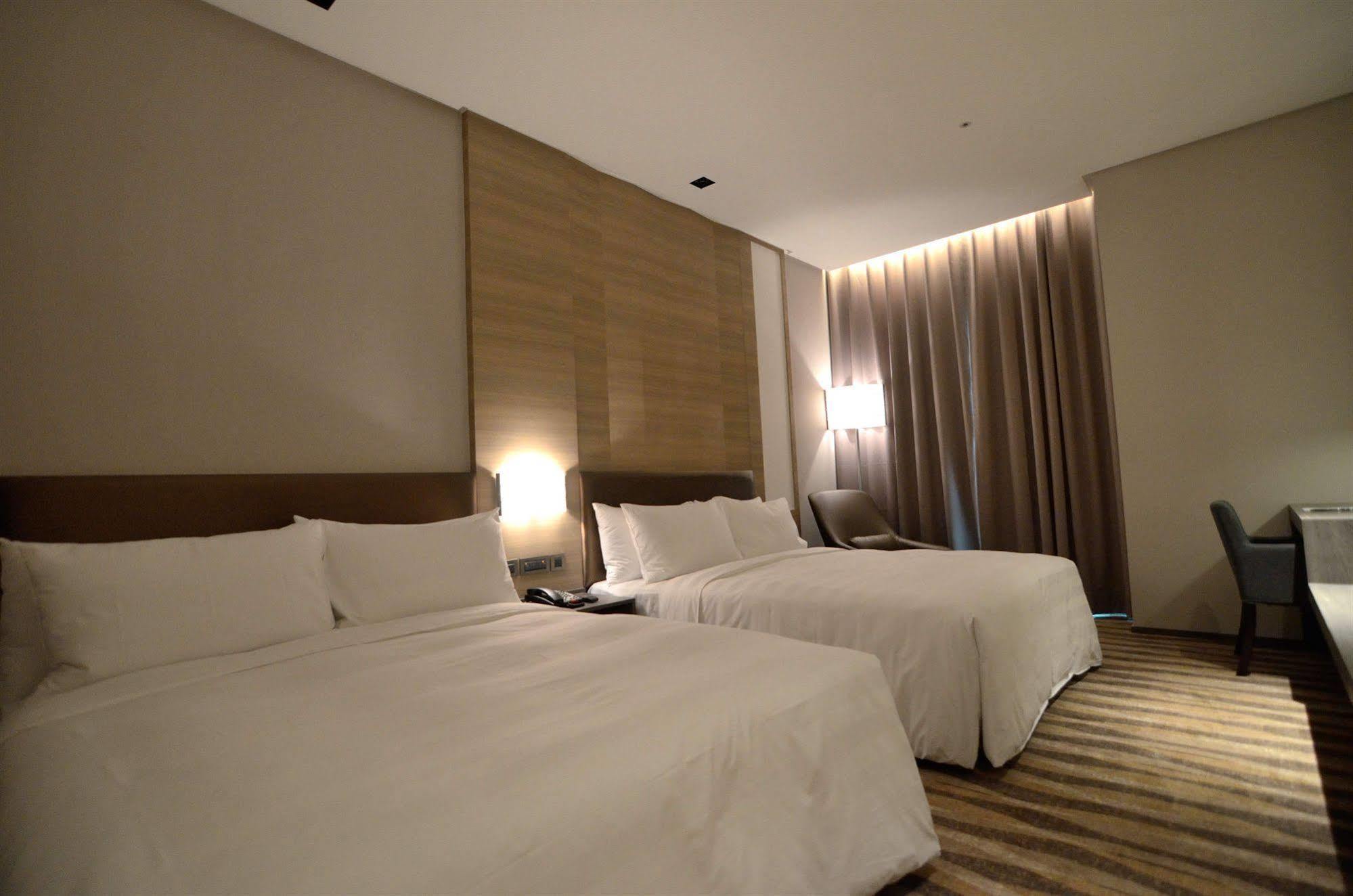 City Suites - Kaohsiung Chenai Exteriör bild