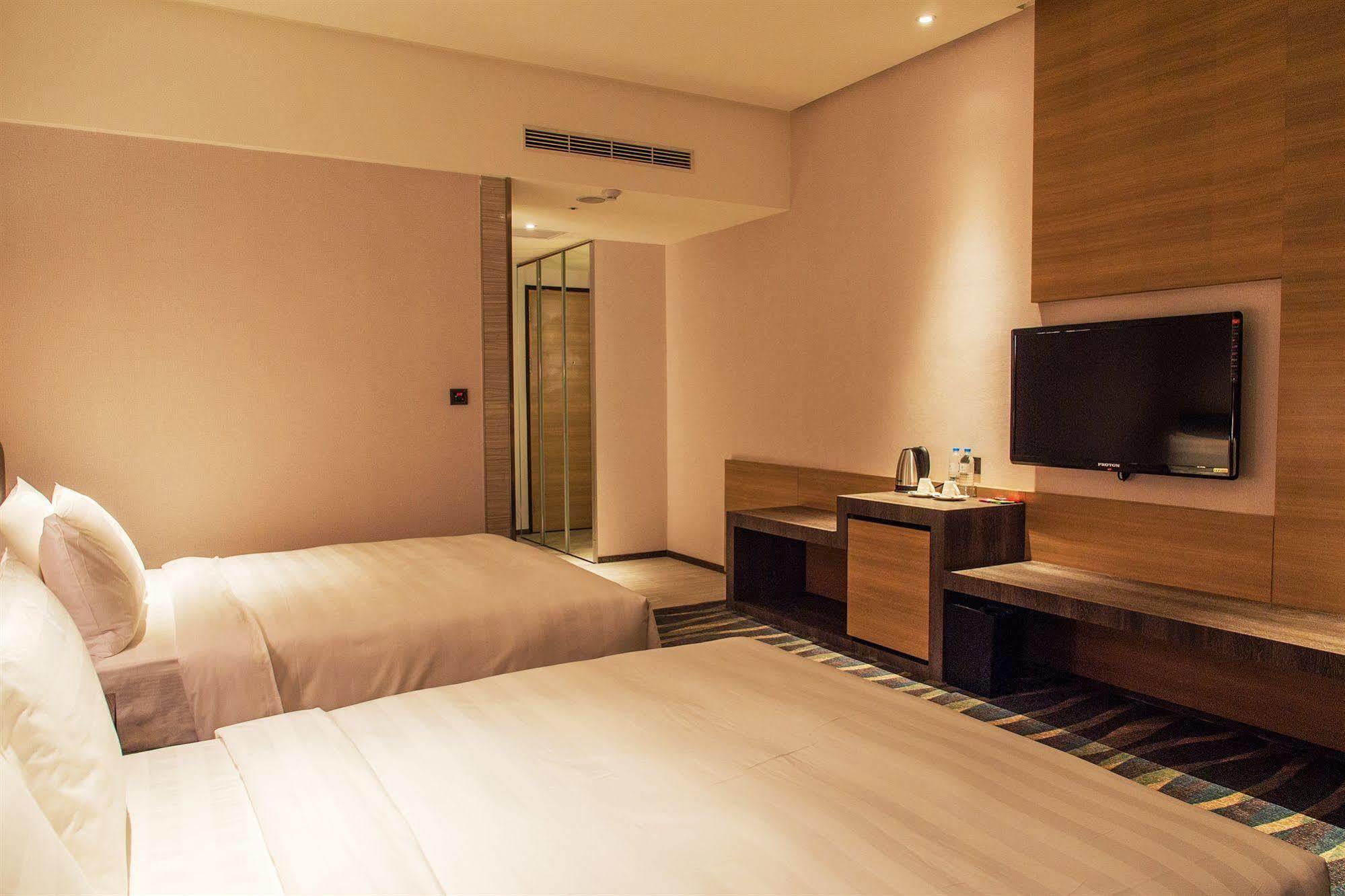 City Suites - Kaohsiung Chenai Exteriör bild